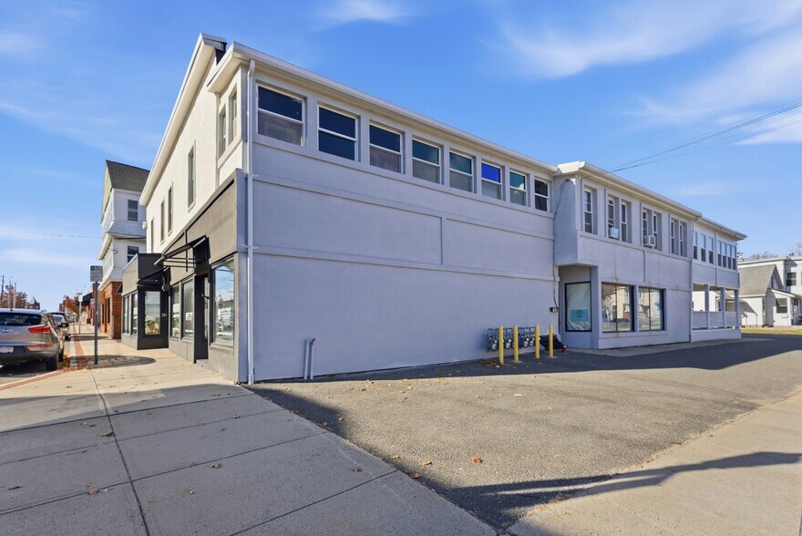 More Photos Of 285-289 East St, Ludlow Apartments For Sale