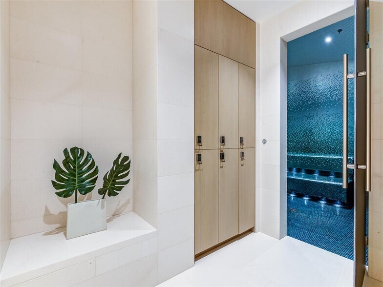 More Photos Of 1000 W 8th St, Los Angeles Apartments For Lease