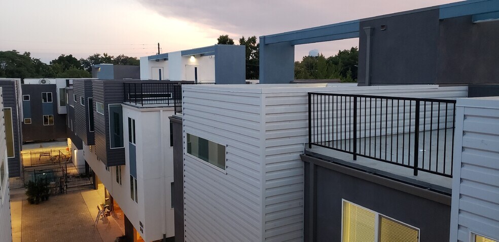 More Photos Of 1033 W 5th St, Chico Apartments For Sale