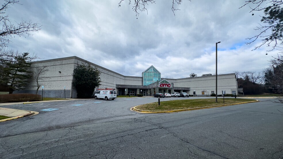 More Photos Of 4001 Powder Mill Rd, Beltsville Movie Theatre For Sale