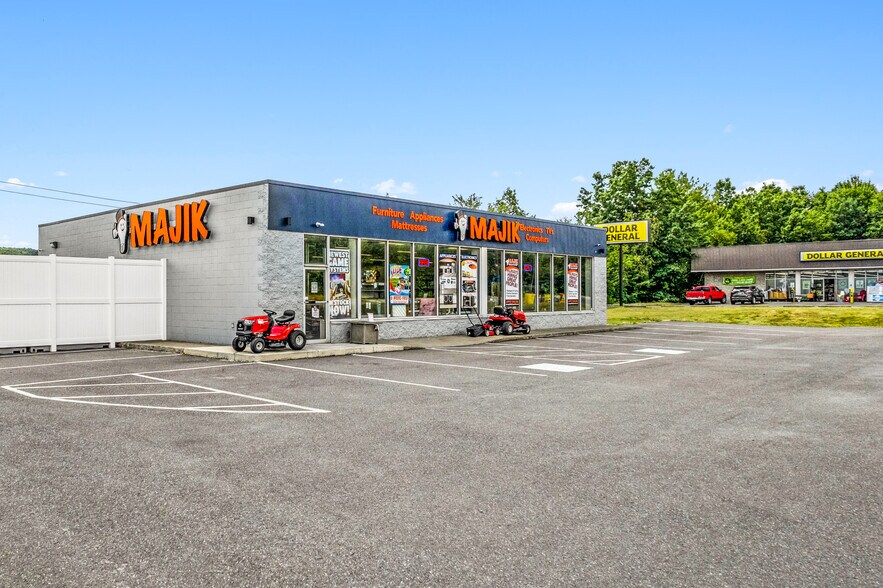 Primary Photo Of 12 Gold Star Plz, Shenandoah Unknown For Lease