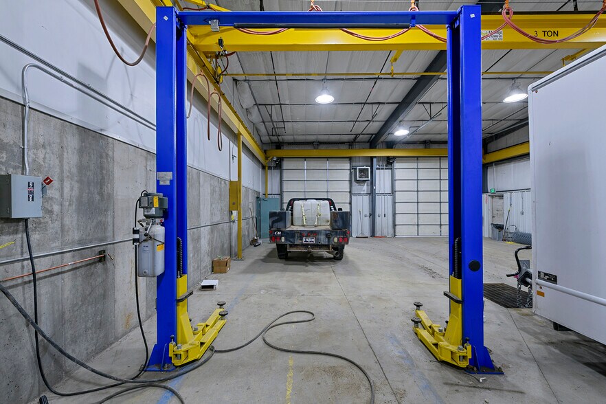 More Photos Of 44-46 Wilkins Peak Dr, Rock Springs Warehouse For Sale