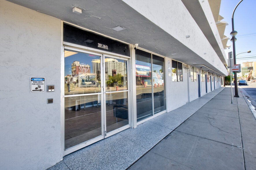 More Photos Of 200 S 8th St, Las Vegas Apartments For Sale