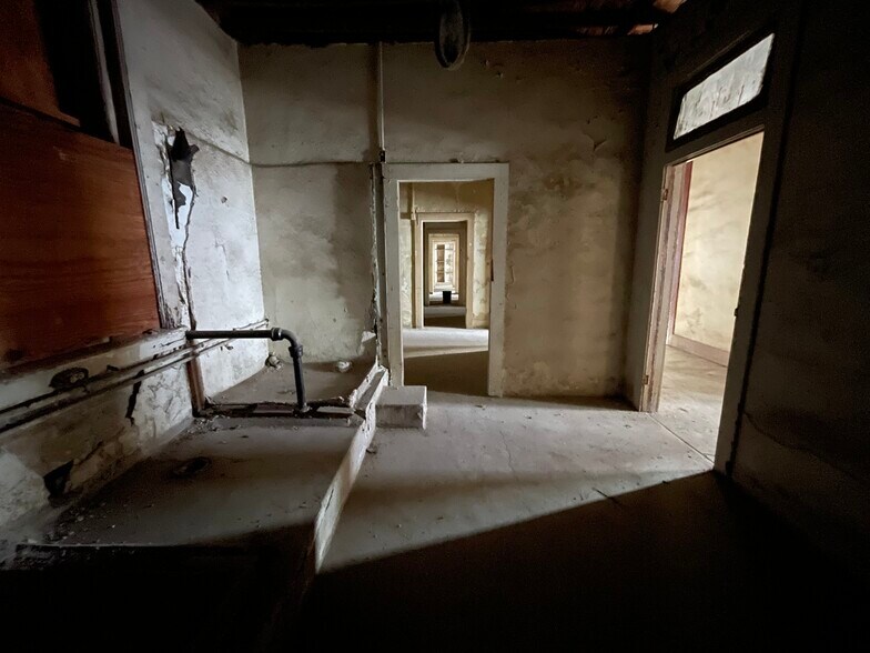 More Photos Of , Laredo General Retail For Sale