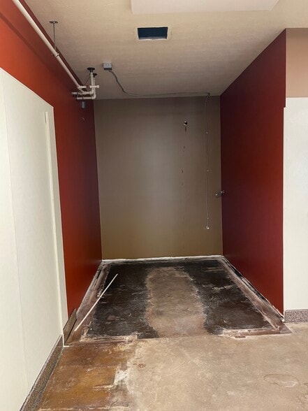 More Photos Of 5701 Parkville St, Columbus Freestanding For Lease