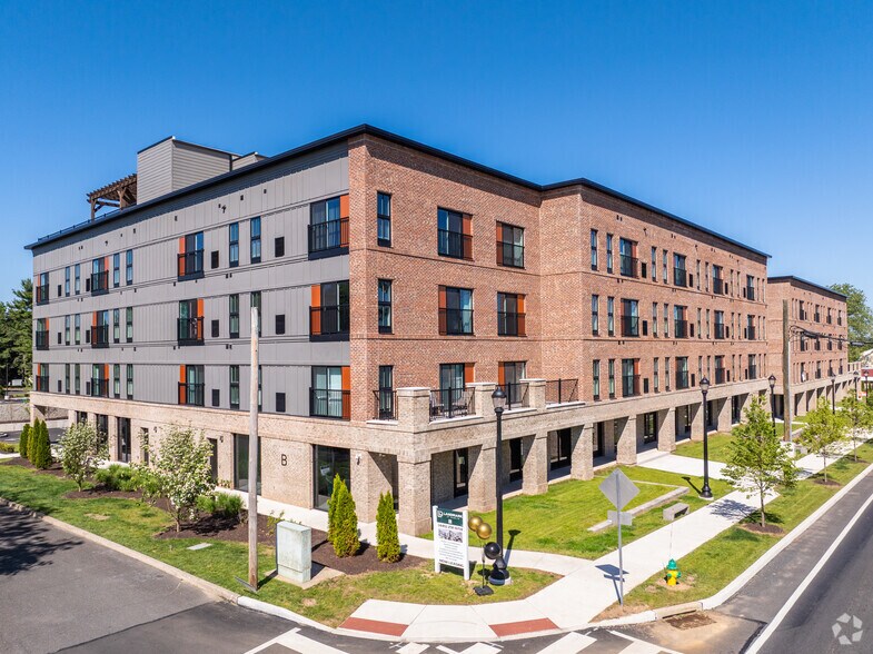 Primary Photo Of 144 N Main St, Dublin Coworking Space