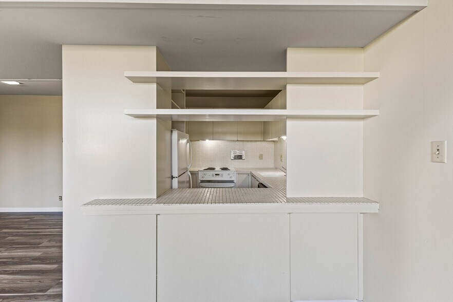 More Photos Of 55 El Camino Real, Burlingame Apartments For Sale