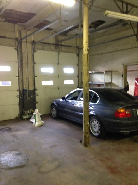 More Photos Of 7953 Wornall Rd, Kansas City Auto Repair For Sale