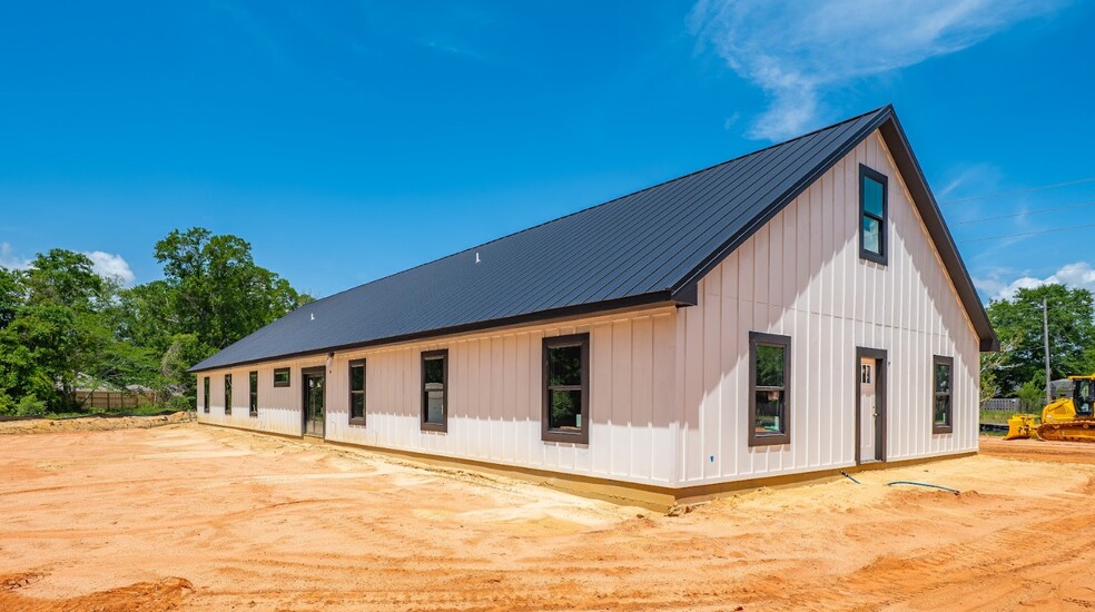 More Photos Of 5433 Chumuckla Hwy, Pace Unknown For Lease