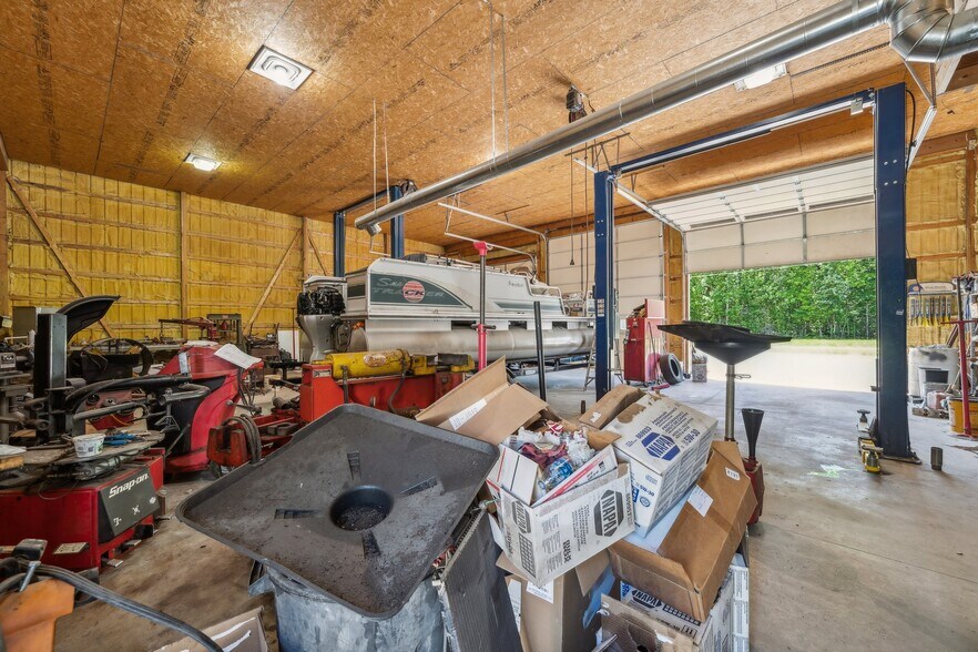 More Photos Of 1856 Buckley Hall Rd, Cobbs Creek Warehouse For Sale