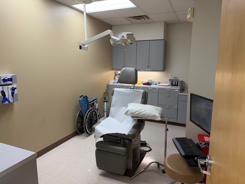 More Photos Of 2900 F St, Omaha Warehouse For Sale