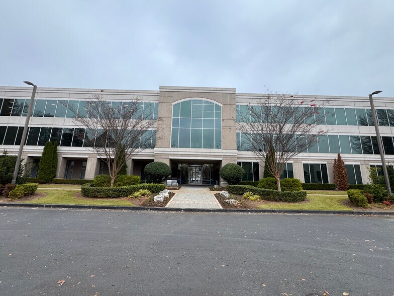 More Photos Of 3930 E Jones Bridge Rd, Peachtree Corners Office For Lease
