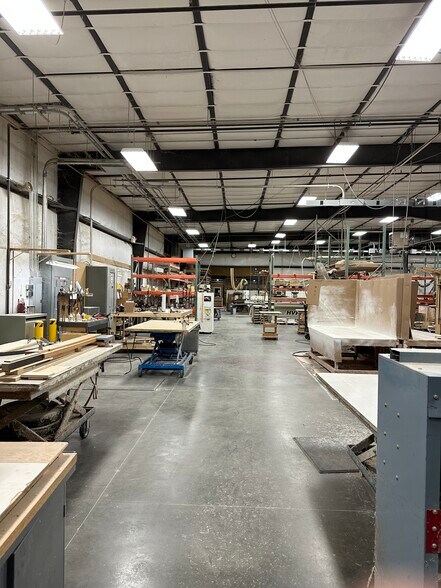 More Photos Of 1005 16th Ave S, Princeton Manufacturing For Sale