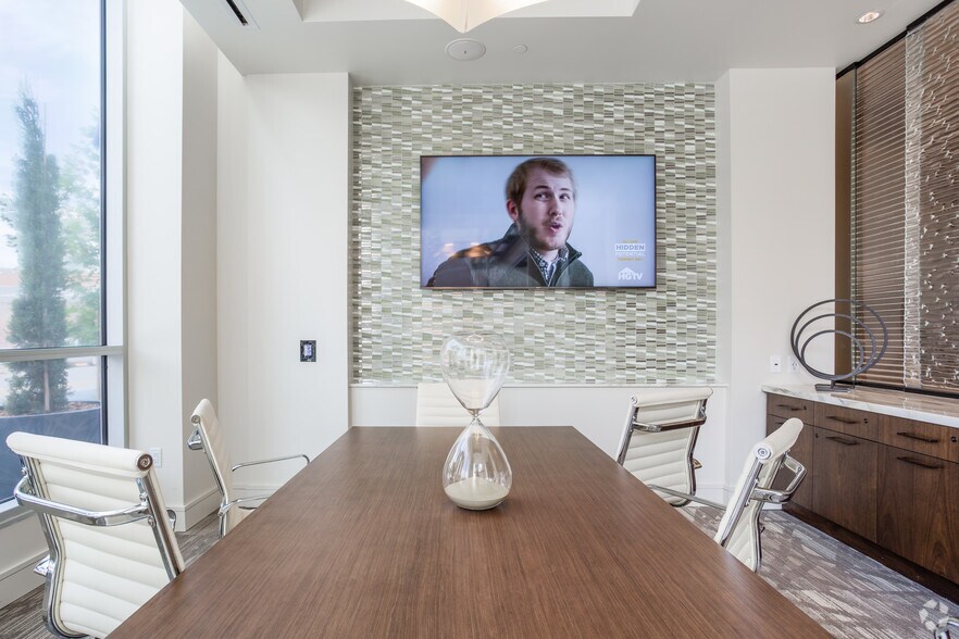 More Photos Of 2450 Valdez St, Oakland Apartments For Lease