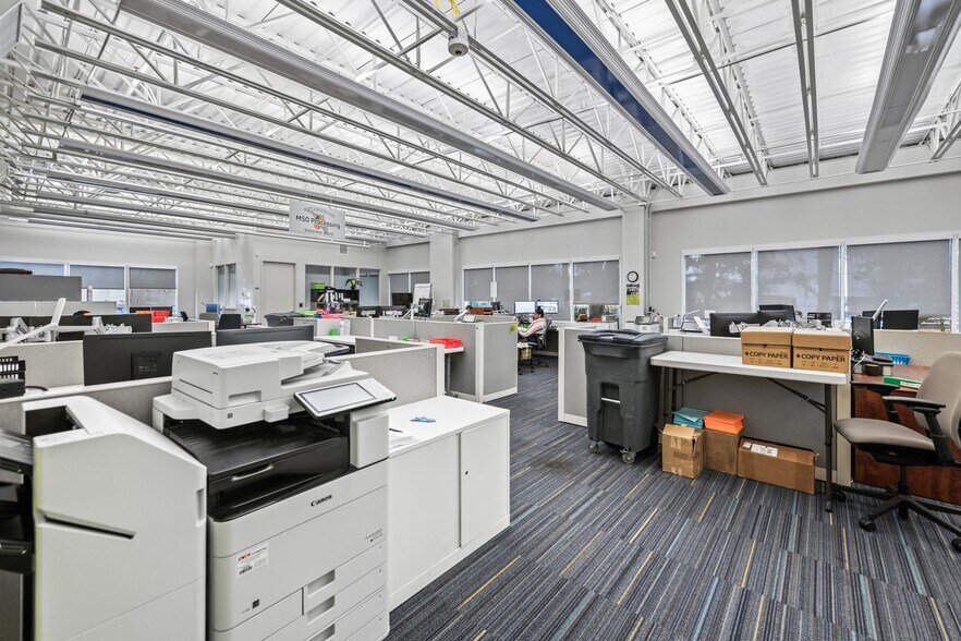 More Photos Of 6015 31st St E, Bradenton Office For Sale