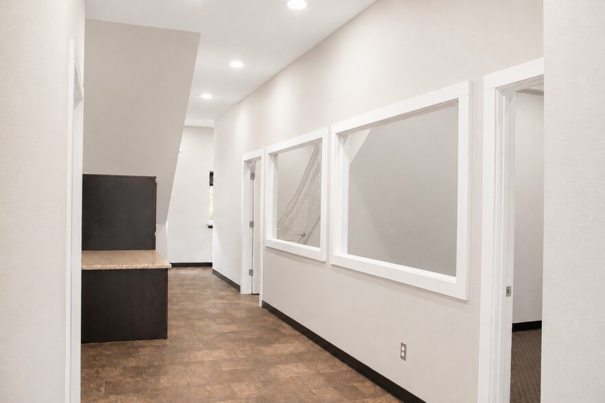 More Photos Of 3091 University Dr, Bryan Loft Creative Space For Sale