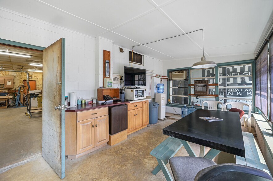 More Photos Of 9155 Campbell Ln, Bridgeville Office For Sale