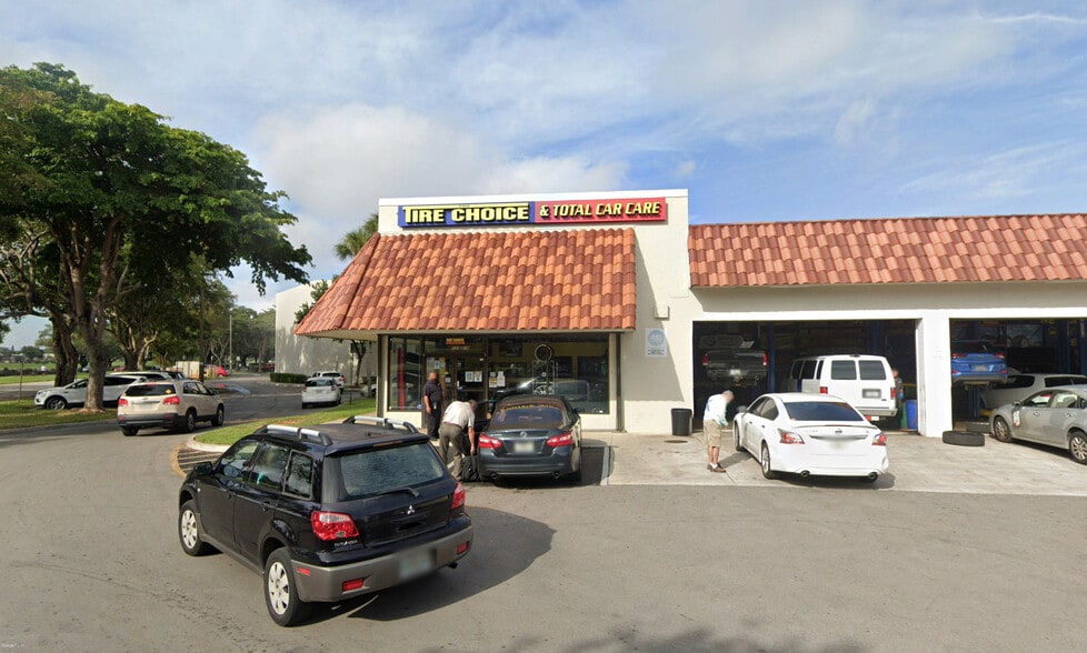 More Photos Of 13890 SW 56th St, Miami Unknown For Lease