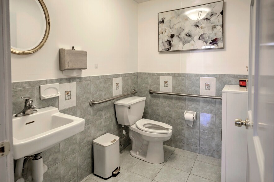 More Photos Of 31 S Finley Ave, Basking Ridge Medical For Sale