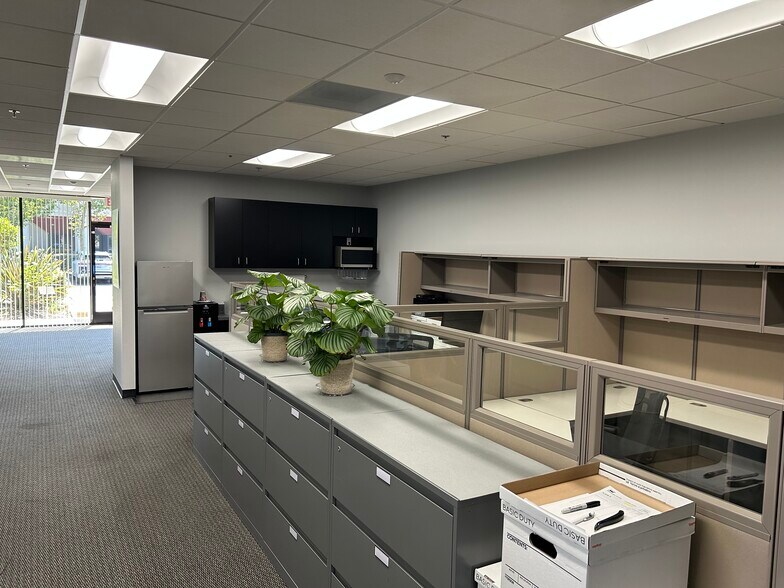 More Photos Of 3222 Corte Malpaso, Camarillo Warehouse For Sale