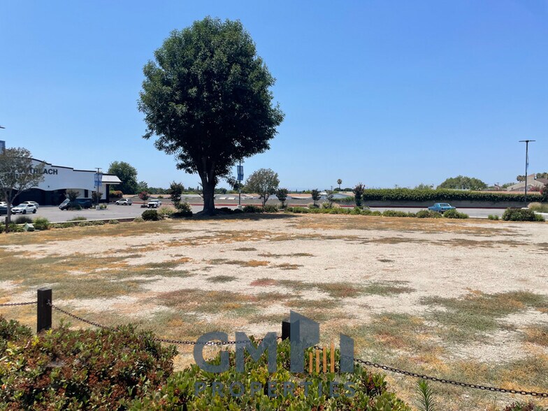 More Photos Of 11758 Whittier Boulevard, Whittier Land For Lease