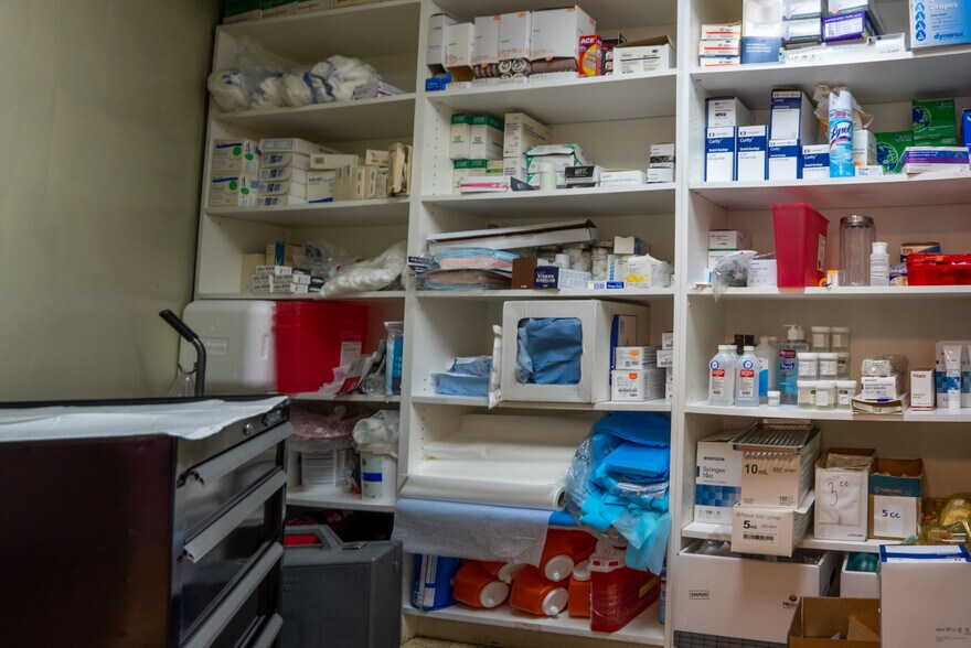 More Photos Of 4946 Florence Ave, Bell Medical For Lease