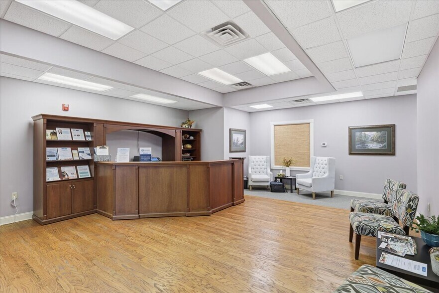 More Photos Of 8862 Cedar Springs Ln, Knoxville Office For Lease