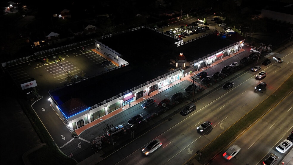 More Photos Of 350 S Broadway, Hicksville General Retail For Lease