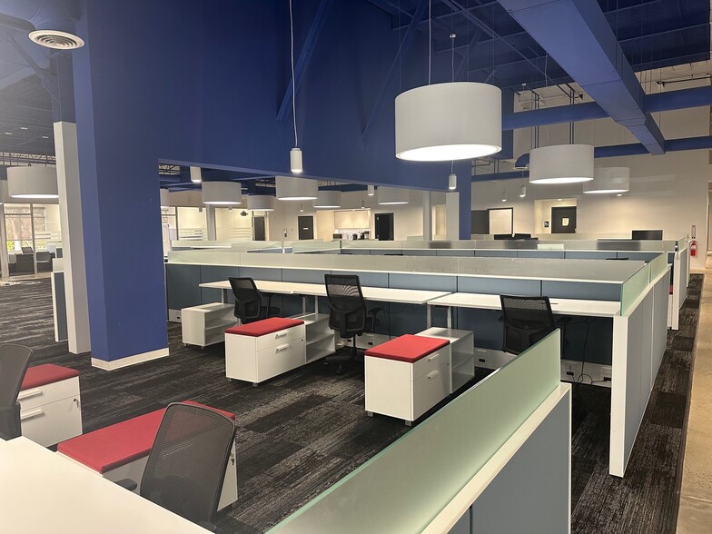 More Photos Of 576 Broadhollow Rd, Melville Office For Sale