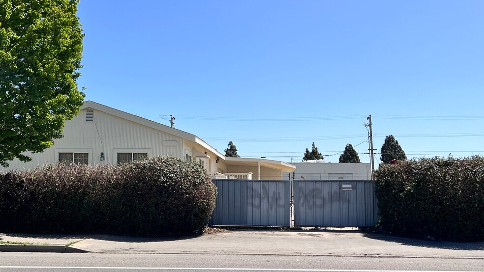 More Photos Of 414 N O St, Lompoc Industrial For Sale