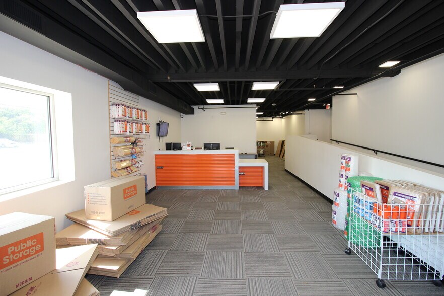 More Photos Of 4093 New Castle Ave, New Castle Self Storage For Sale