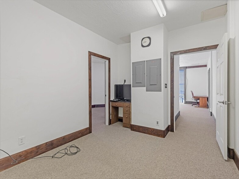 More Photos Of 1355 W 465 S, Orem Manufacturing For Sale