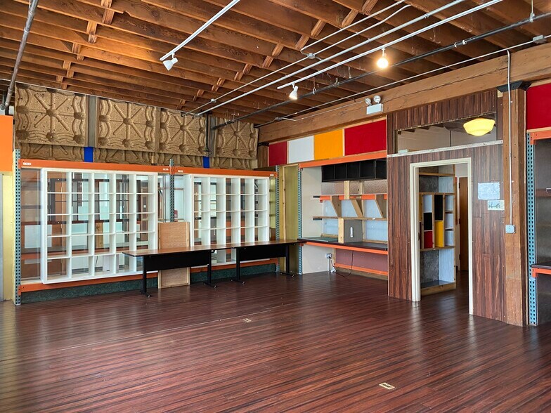 More Photos Of 1535 N Dayton St, Chicago Loft Creative Space For Lease