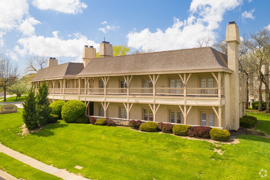 More Photos Of 6800 W 107th St, Overland Park Office For Lease