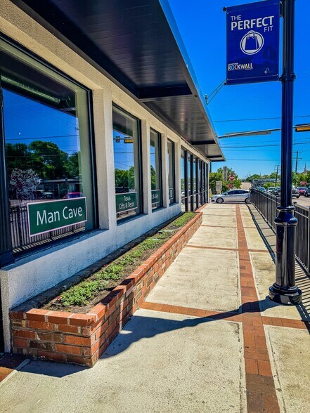More Photos Of 115 S Goliad St, Rockwall Storefront Retail Office For Lease