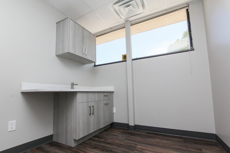 More Photos Of 38300 Van Dyke Ave, Sterling Heights Medical For Lease