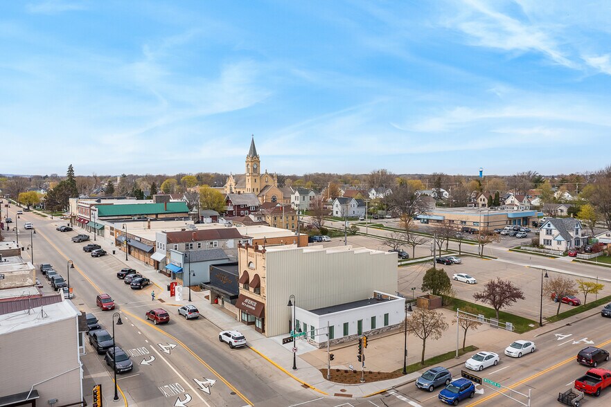 More Photos Of 102 W Wisconsin Ave, Kaukauna General Retail For Sale