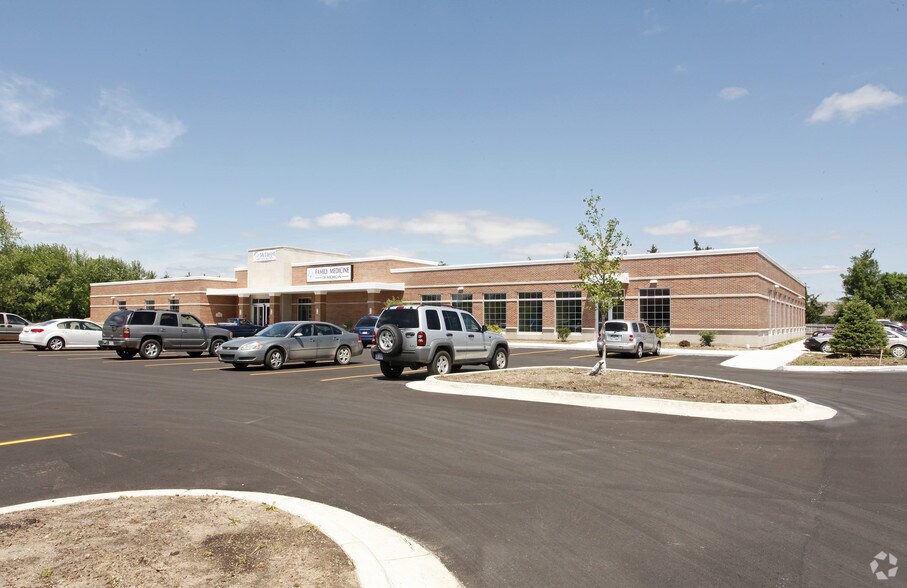 More Photos Of 1035 Charlevoix Dr, Grand Ledge Medical For Sale