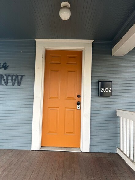More Photos Of 2022 Broadway St, Vancouver Loft Creative Space For Sale