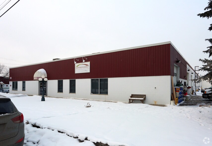 More Photos Of 11613 145th St NW, Edmonton Showroom For Lease