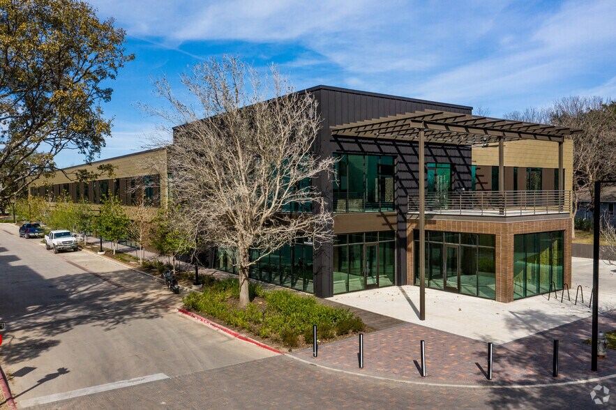 More Photos Of 31 Navasota St, Austin Office For Lease
