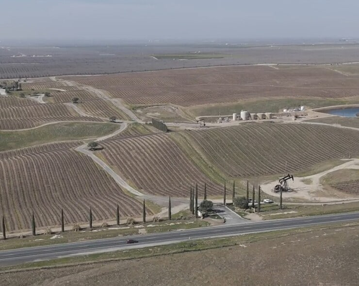 Primary Photo Of 16073 Highway 65, Bakersfield Winery Vineyard For Sale