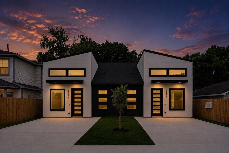 More Photos Of 4430 Knoxville Street #A-B, Houston Apartments For Sale