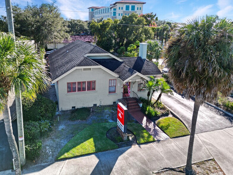 More Photos Of 2020 Aloma Ave, Winter Park Office Residential For Sale