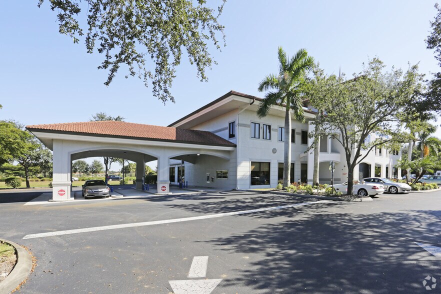 More Photos Of 24211 Walden Center Dr, Estero Medical For Lease