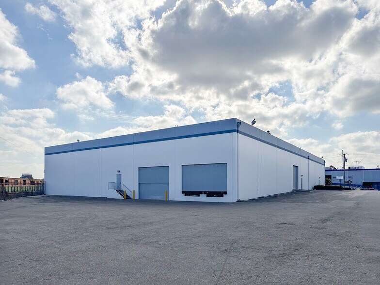 More Photos Of 2551 Santa Fe Ave, Redondo Beach Light Manufacturing For Lease