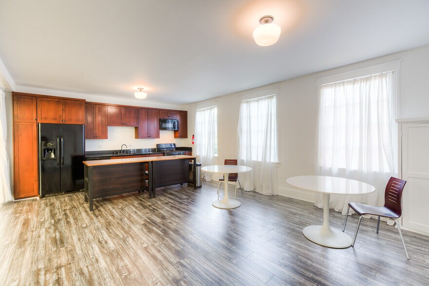 More Photos Of 4908 York Blvd, Los Angeles Lodge Meeting Hall For Lease