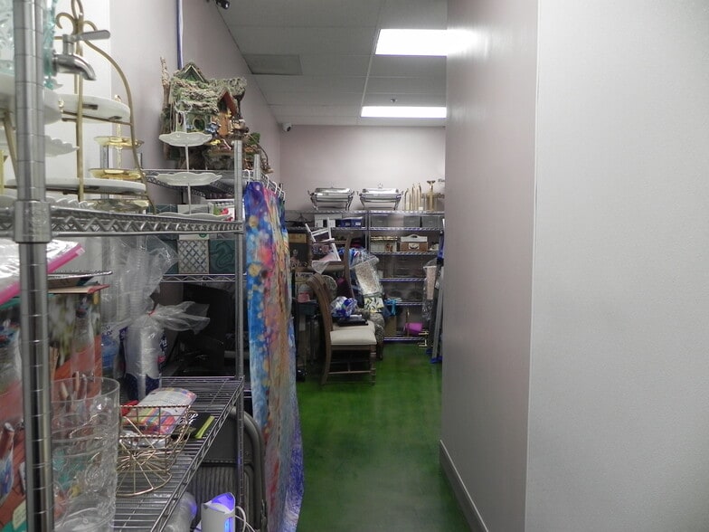 More Photos Of 2083 Orange Tree Ln, Redlands Freestanding For Lease