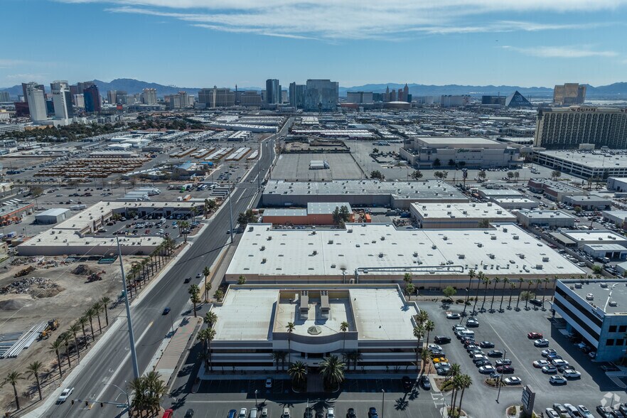 More Photos Of 4530 S Decatur Blvd, Las Vegas Medical For Sale