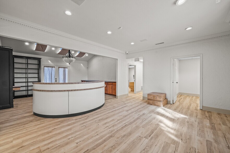 More Photos Of 1120 W Loop 289, Lubbock Medical For Lease
